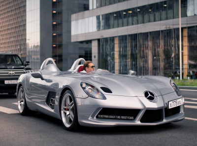 Гинеры и миллионы: как отец и сын прячут бизнес-империю за рулем Mercedes-Benz SLR McLaren Stirling Moss