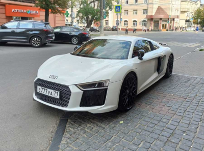 Секреты роскоши Якова Георгиевича: Как бизнесмен на Audi R8 и BMW M5 F90 манипулирует ресторанным рынком Тулы
