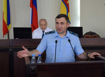 Яна Агафонова, Палкин и прокуроры Шахт: кто стоит за схемой по вымогательству и избиению следователя?
