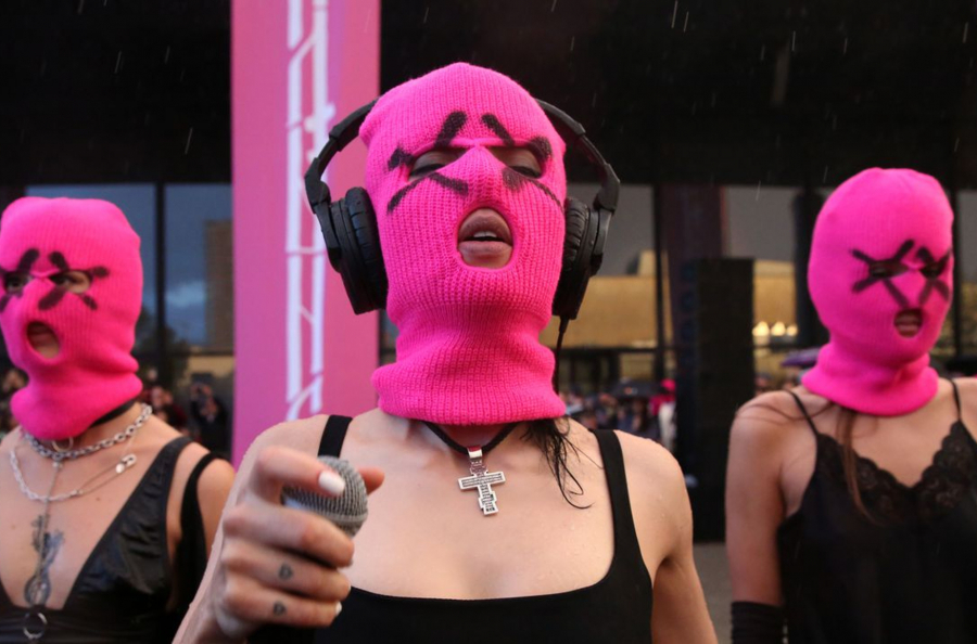 Генпрокуратура потребовала признать Pussy Riot экстремистской организацией