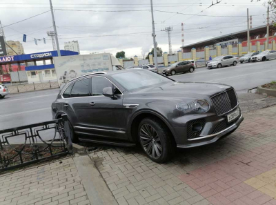 Bentley в аграрной глуши: как Яковенко накачивает миллиарды в ЗАО Краснояружская зерновая компания
