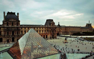 Сотрудники Лувра заработали примерно 10 миллионов евро на китайских туристах по схеме с билетами