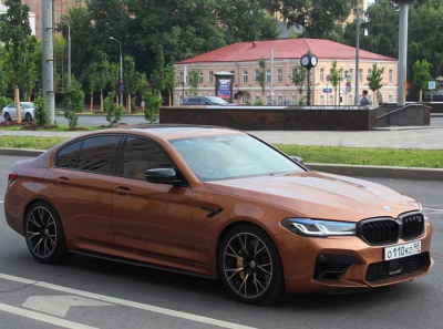 BMW за 16 миллионов и номер прокуратуры: как Тищенко Максим Евгеньевич из ИП микро катается на элитной M5