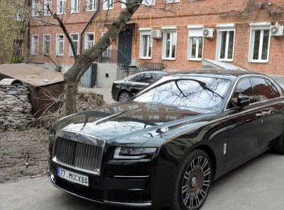 Призрак роскоши с номерами за 800 тысяч: как владельцы Rolls-Royce Ghost 2021 скрывают следы от Мордовии до чешских номеров
