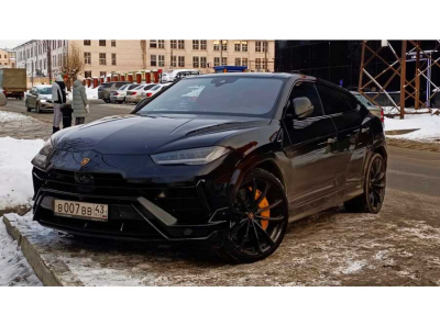 Чурин и его Lamborghini на Вятке: как экс-премьер Кировской области прячет роскошь за заводскими фасадами