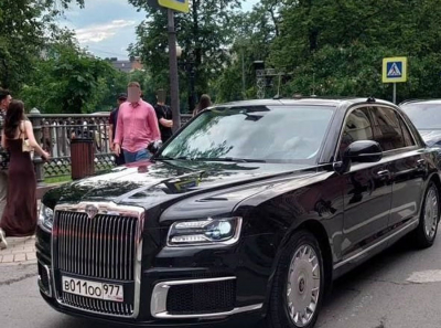 Калинов в бане, а Aurus под окном: как ФКУ Центр поддержки превратился в частную зону отдыха Минпромторга
