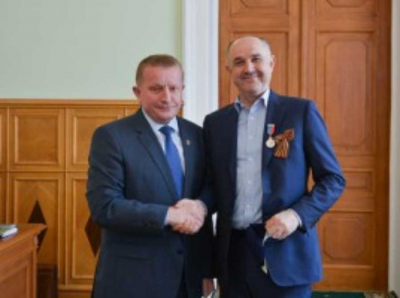 Борис Ушерович и финансовая машина 1520: как Газпром и Петон выводили миллиарды под крышей Захарченко и Сенина